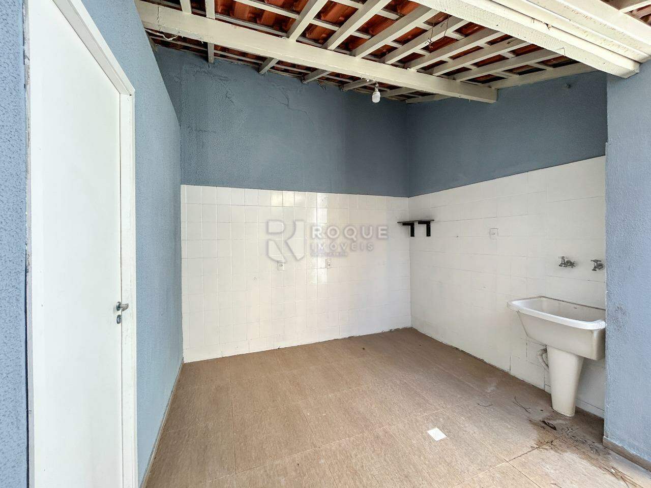 Casa Residencial à venda no bairro Centro: Área de serviço