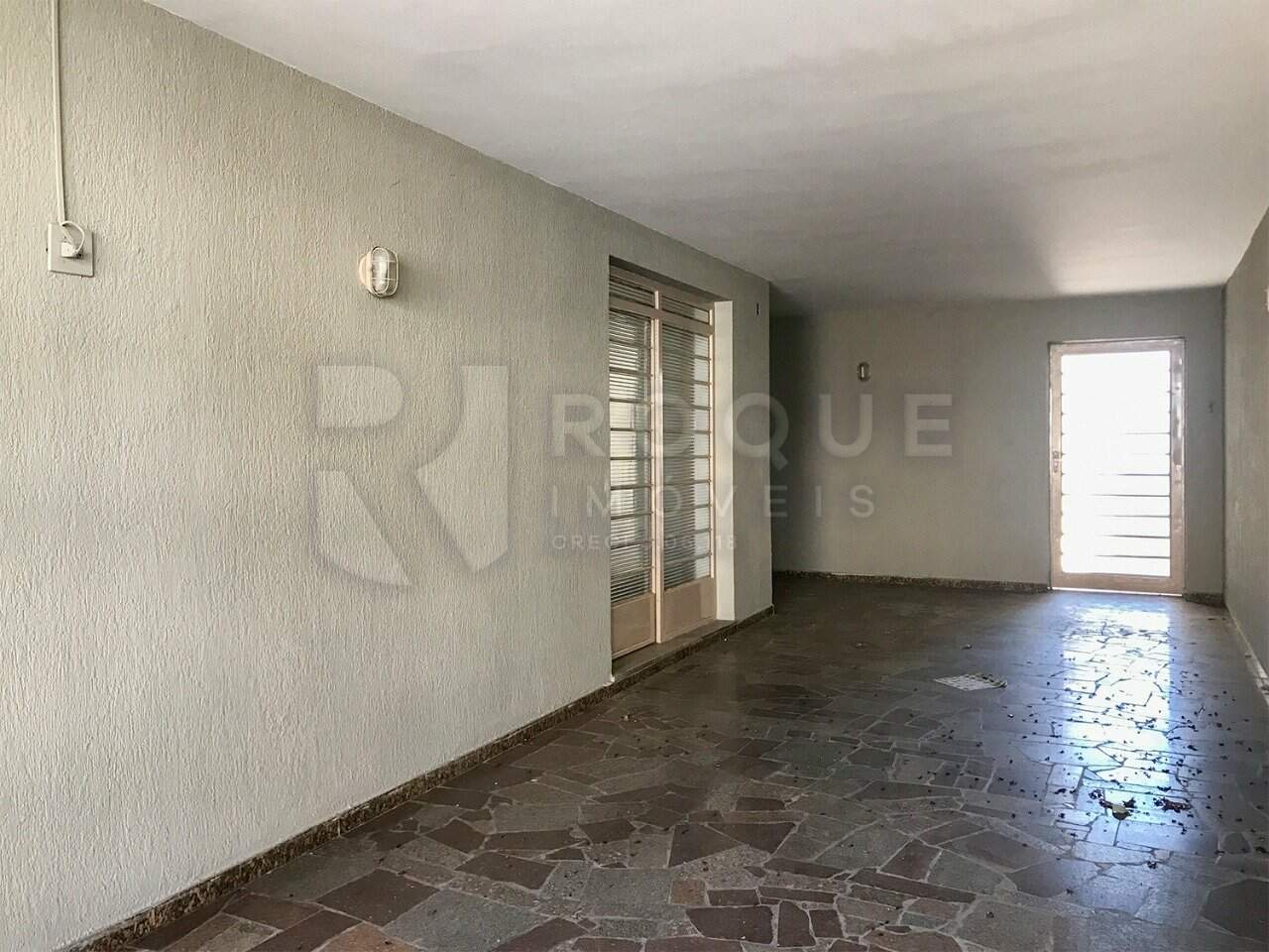 Casa Residencial à venda no bairro Centro: Garagem
