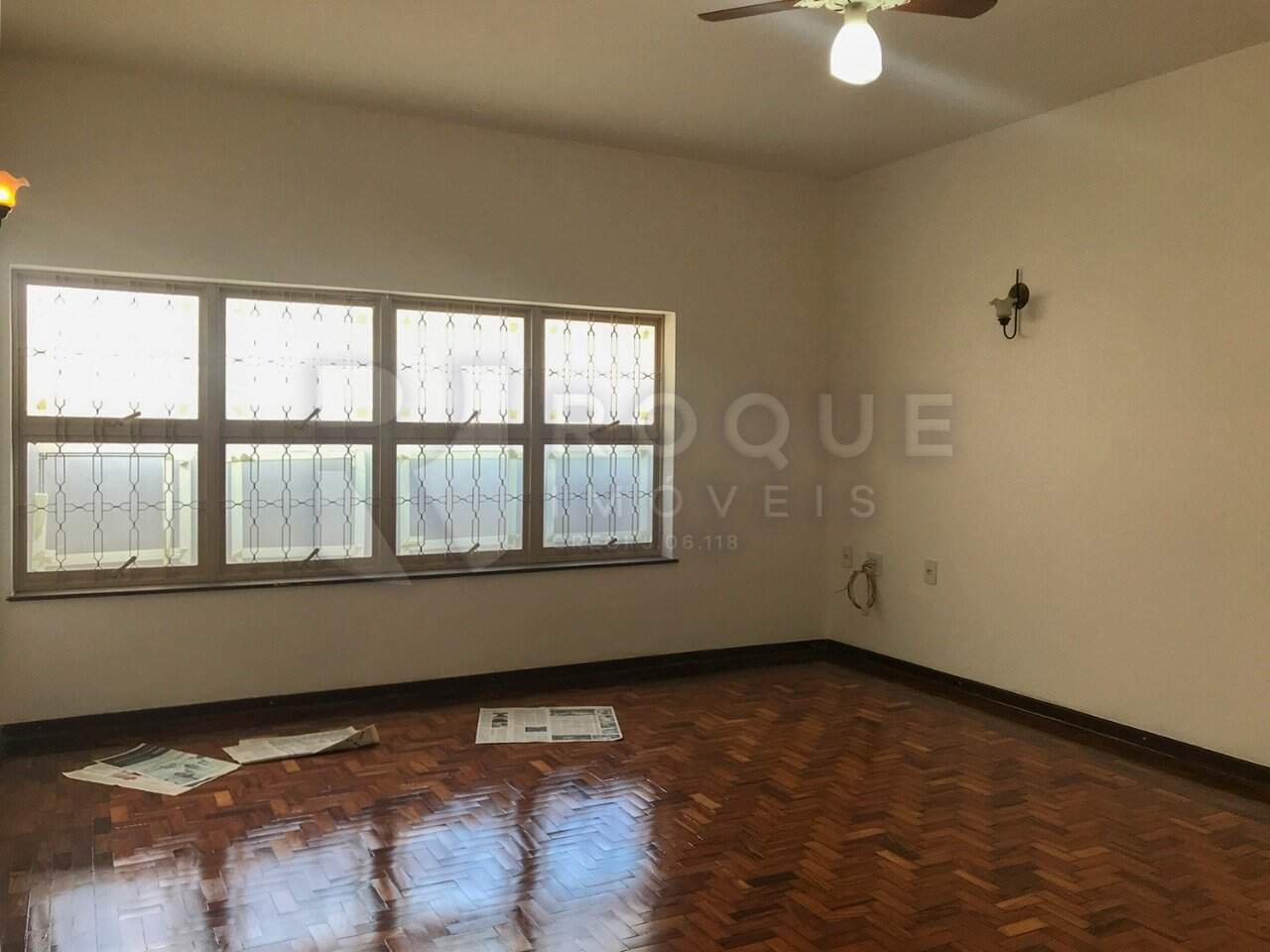 Casa Residencial à venda no bairro Centro: Sala