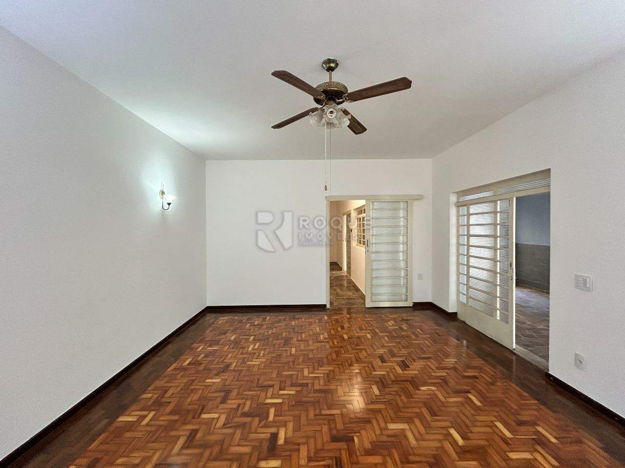 Casa Residencial à venda no bairro Centro: Sala