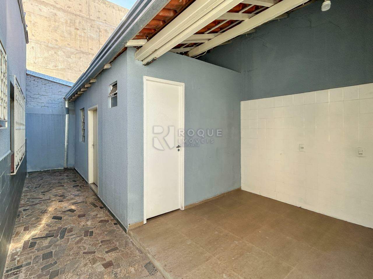 Casa Residencial à venda no bairro Centro: Fundos