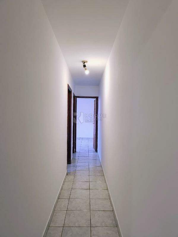 Casa Residencial para aluguel no bairro Jardim das Laranjeiras: Corredor