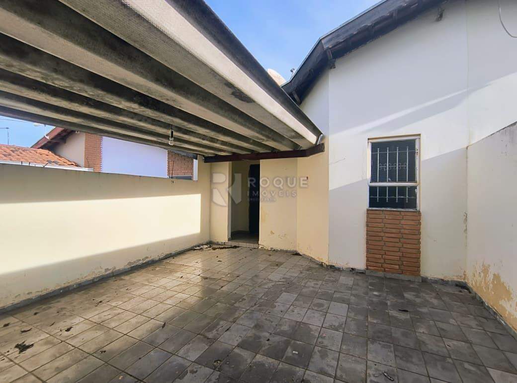 Casa Residencial para aluguel no bairro Jardim das Laranjeiras: Garagem