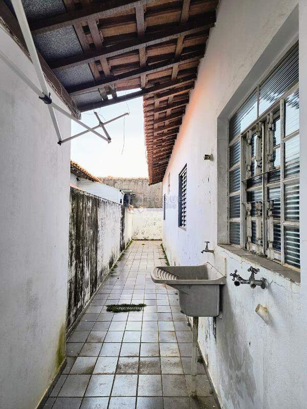 Casa Residencial para aluguel no bairro Jardim das Laranjeiras: Lavanderia