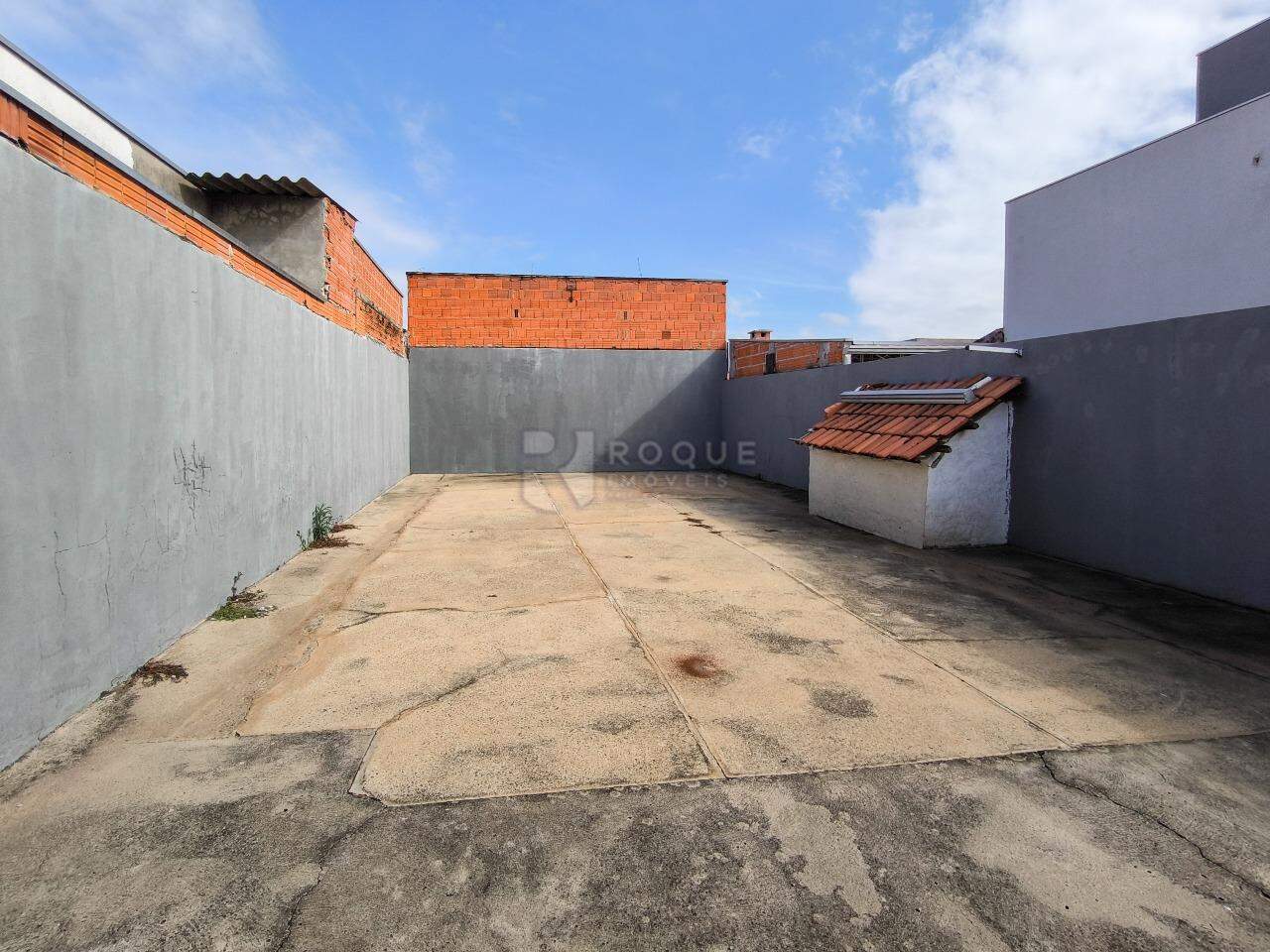 Casa Residencial à venda no bairro Jardim Lagoa Nova: QUINTAL