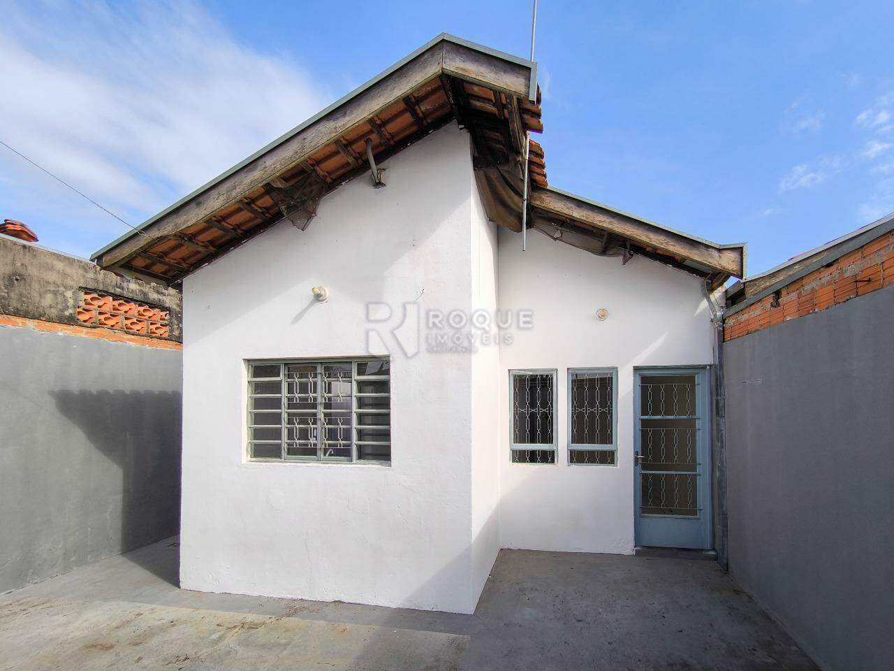 Casa Residencial à venda no bairro Jardim Lagoa Nova: FRENTE