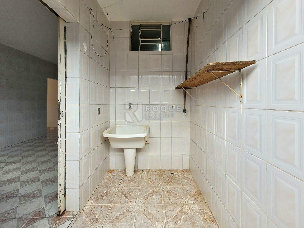 Casa Residencial à venda no bairro Jardim Residencial Roseira: Lavanderia