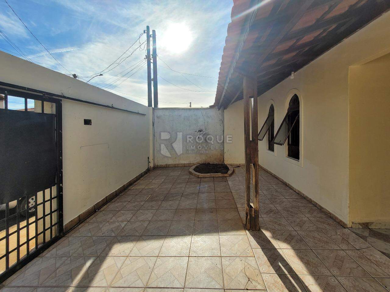 Casa Residencial à venda no bairro Jardim Residencial Roseira: Garagem