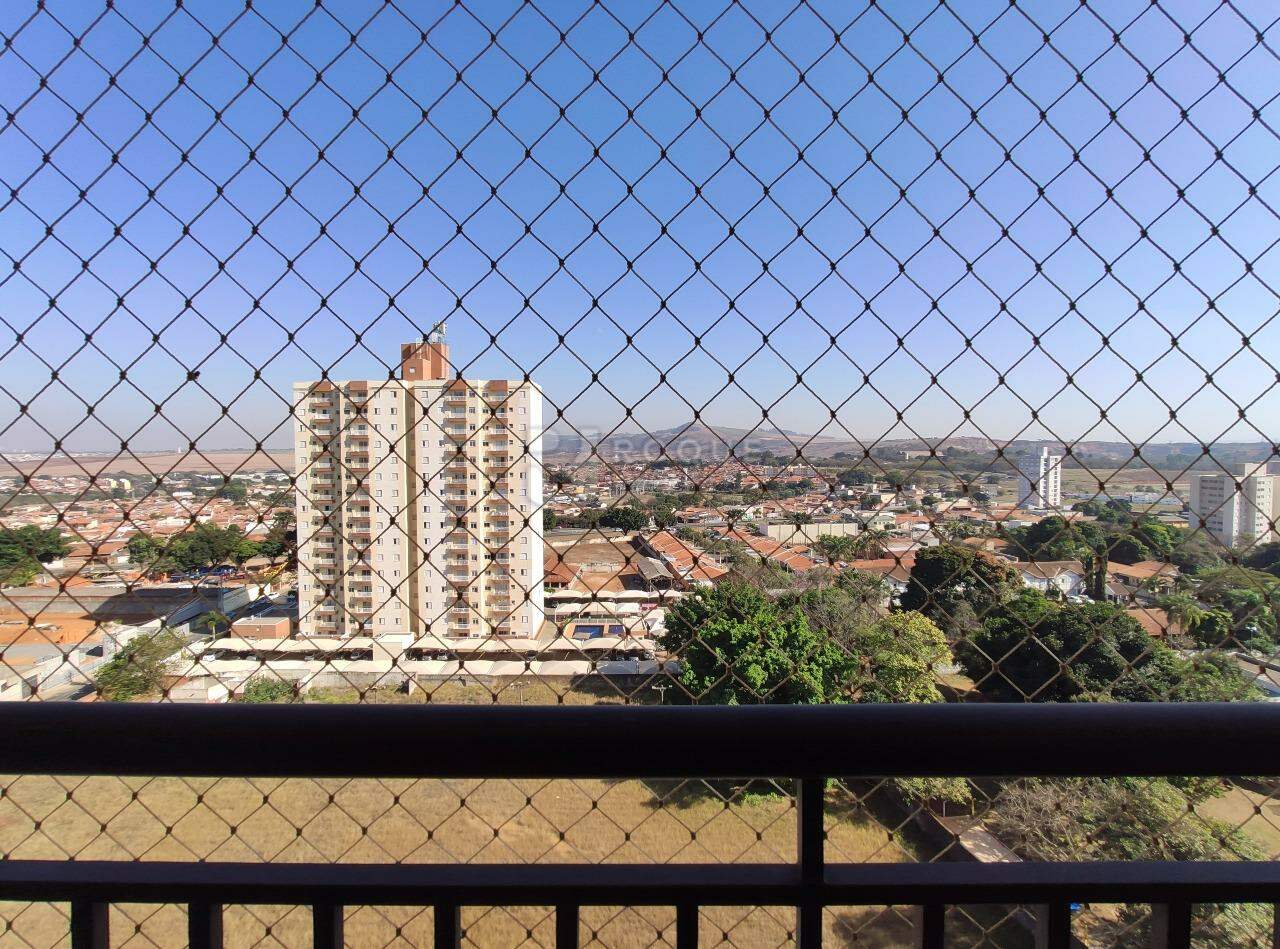 Apartamento à venda no bairro Chácaras Antonieta: Sacada