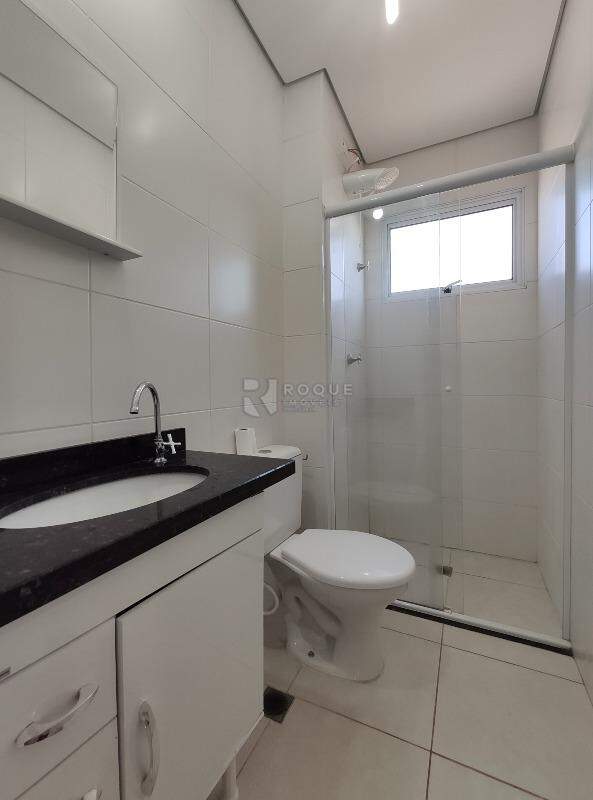 Apartamento à venda no bairro Chácaras Antonieta: WC social