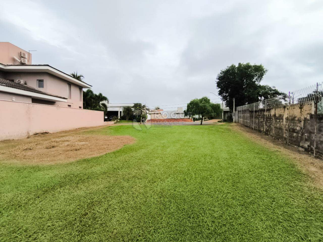 Terreno em condomínio à venda no bairro Residencial Ilha de Bali: 