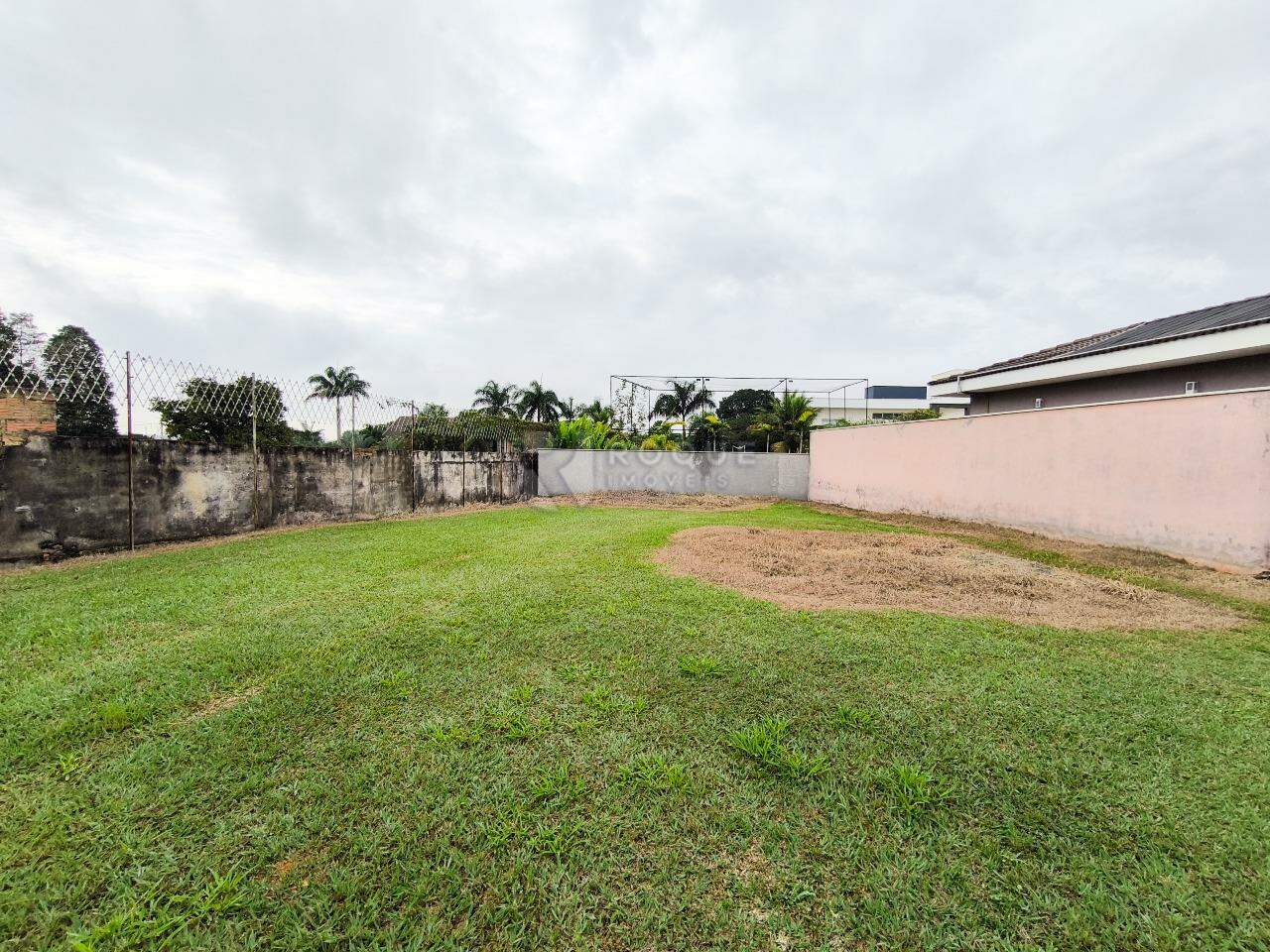 Terreno em condomínio à venda no bairro Residencial Ilha de Bali: 