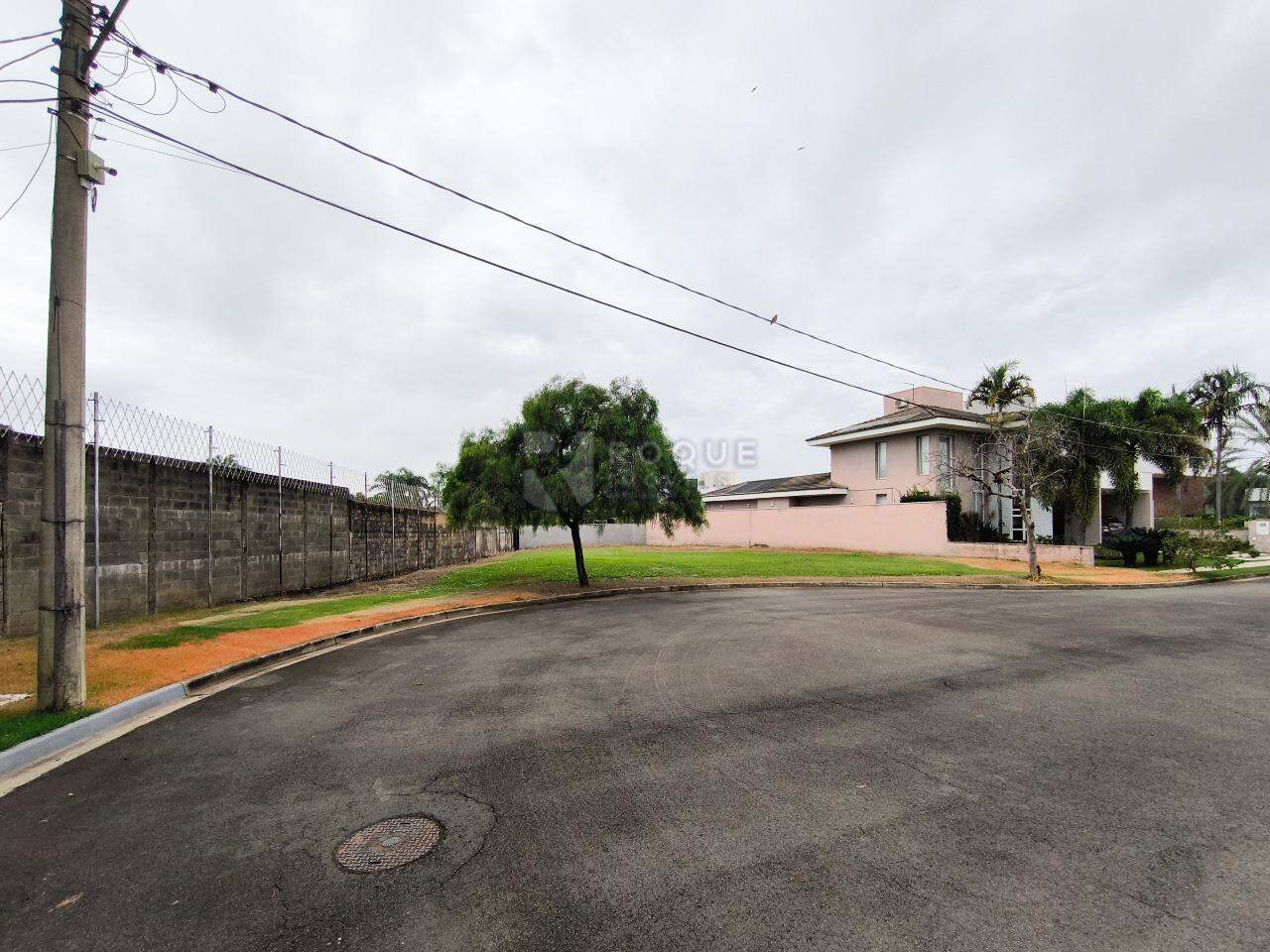 Terreno em condomínio à venda no bairro Residencial Ilha de Bali: 