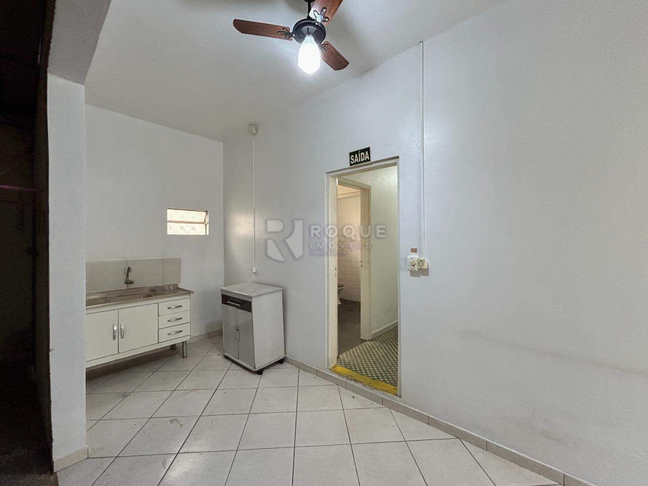 Salão para aluguel no bairro Vila São João: Copa