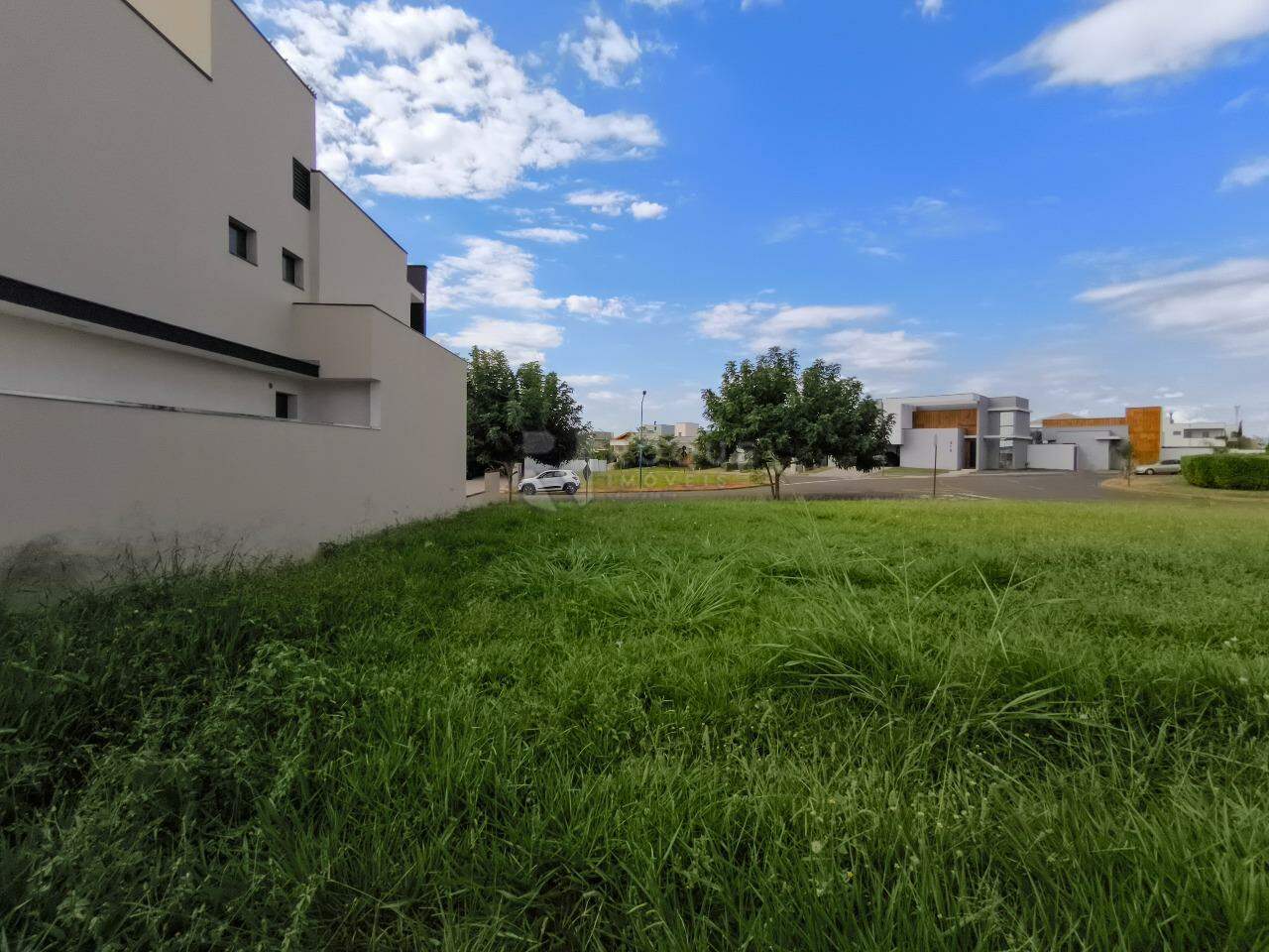 Terreno em condomínio à venda no bairro Residenciais Fazenda Itapema: 