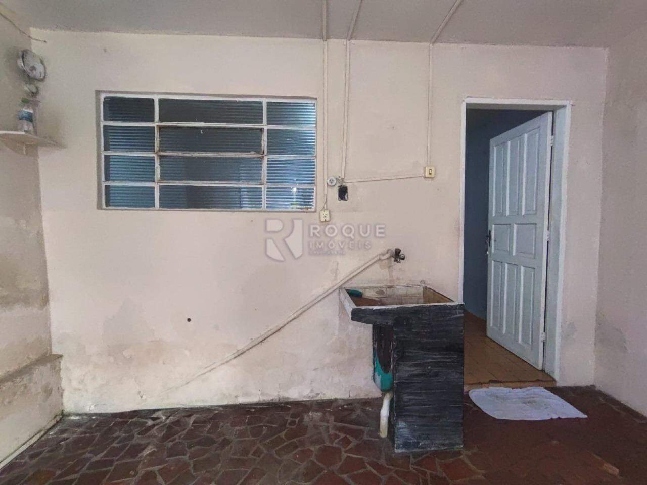 Casa Residencial para aluguel no bairro Vila Santa Lucia: Lavanderia