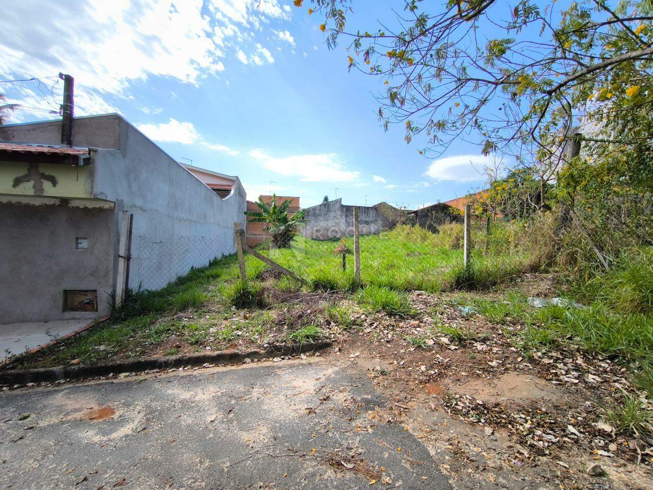 Terreno à venda no bairro Vila Limeiranea: FRENTE