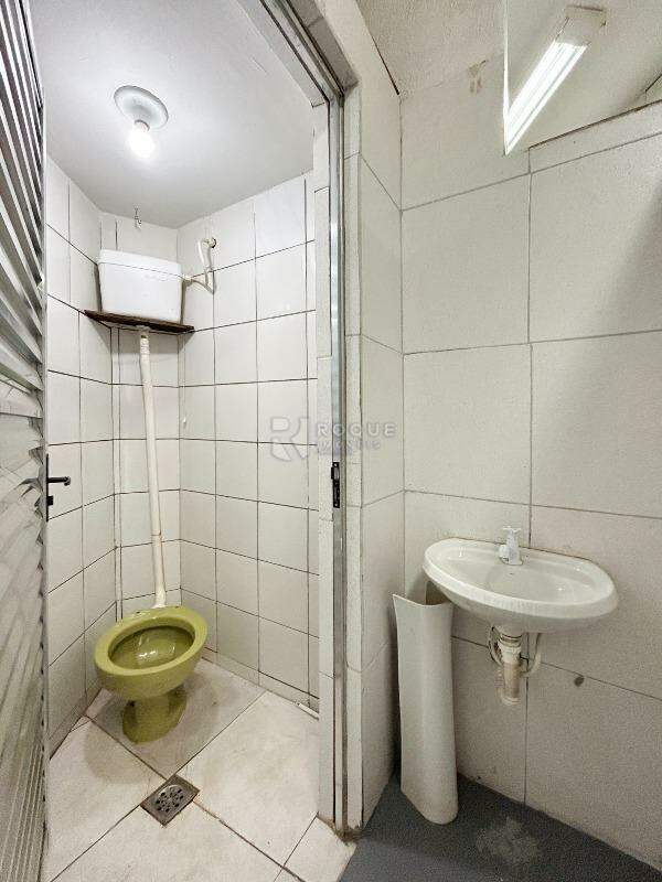 Salão para aluguel no bairro Parque Residencial Belinha Ometto: WC social 1