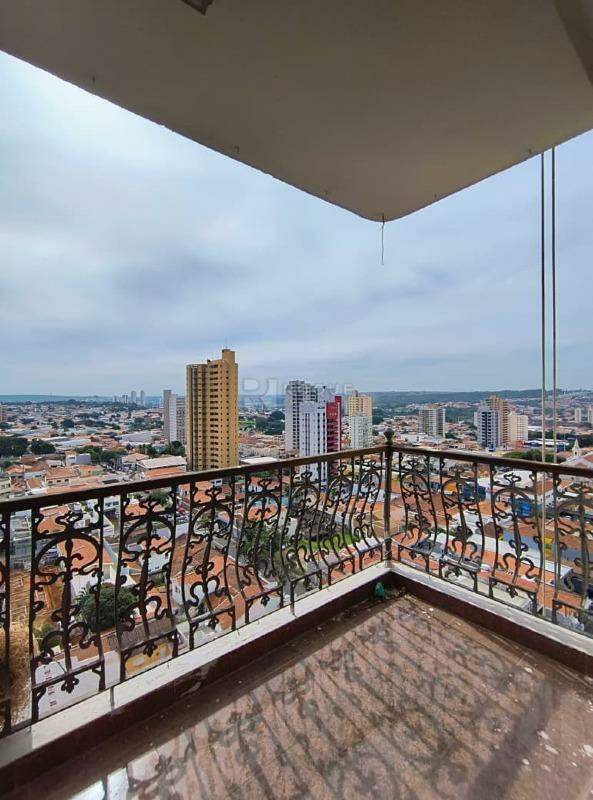 Apartamento para aluguel no bairro Centro: Sacada