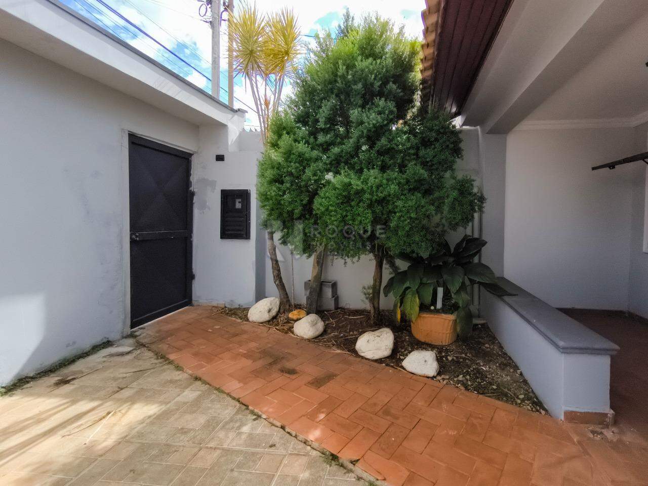 Casa Residencial à venda no bairro Vila Cristovam: JARDIM