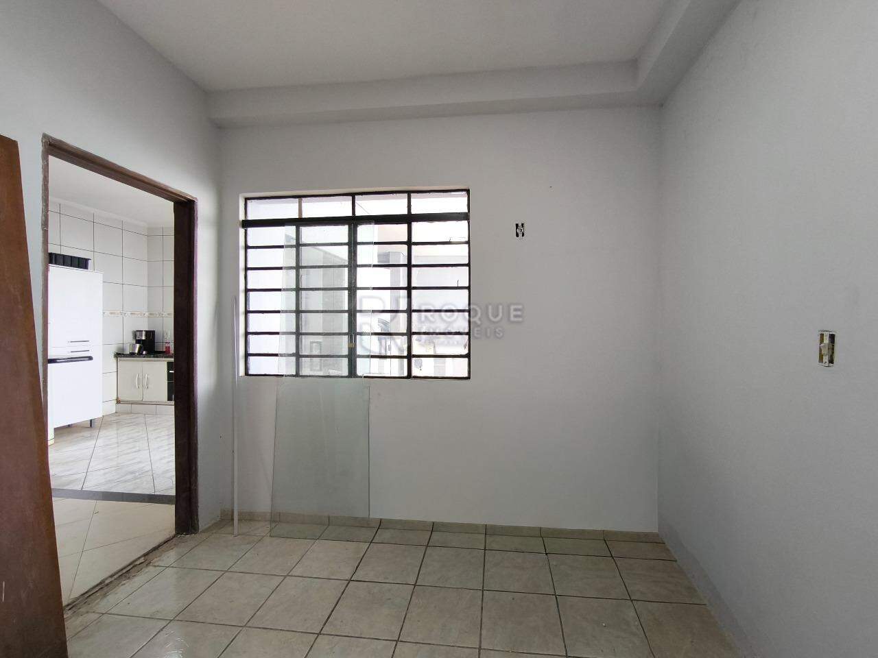Casa Residencial à venda no bairro Vila Cristovam: SUÍTE