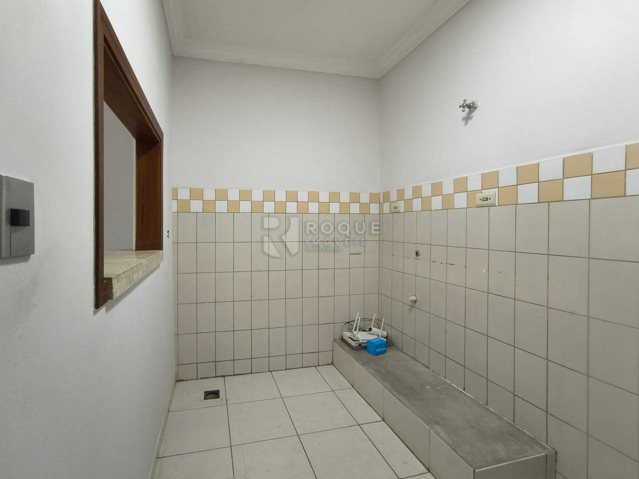 Casa Residencial à venda no bairro Vila Cristovam: COPA