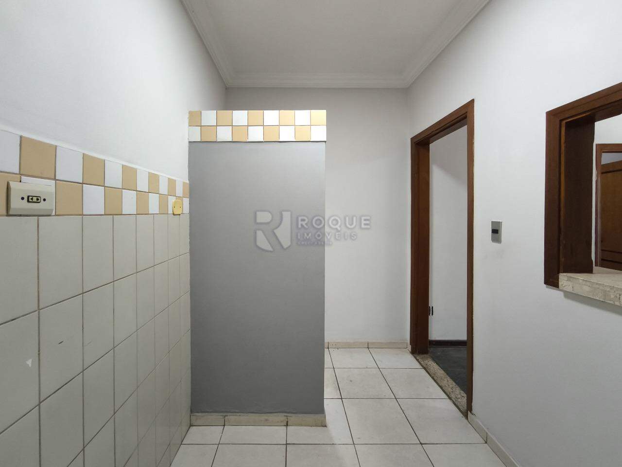 Casa Residencial à venda no bairro Vila Cristovam: COPA