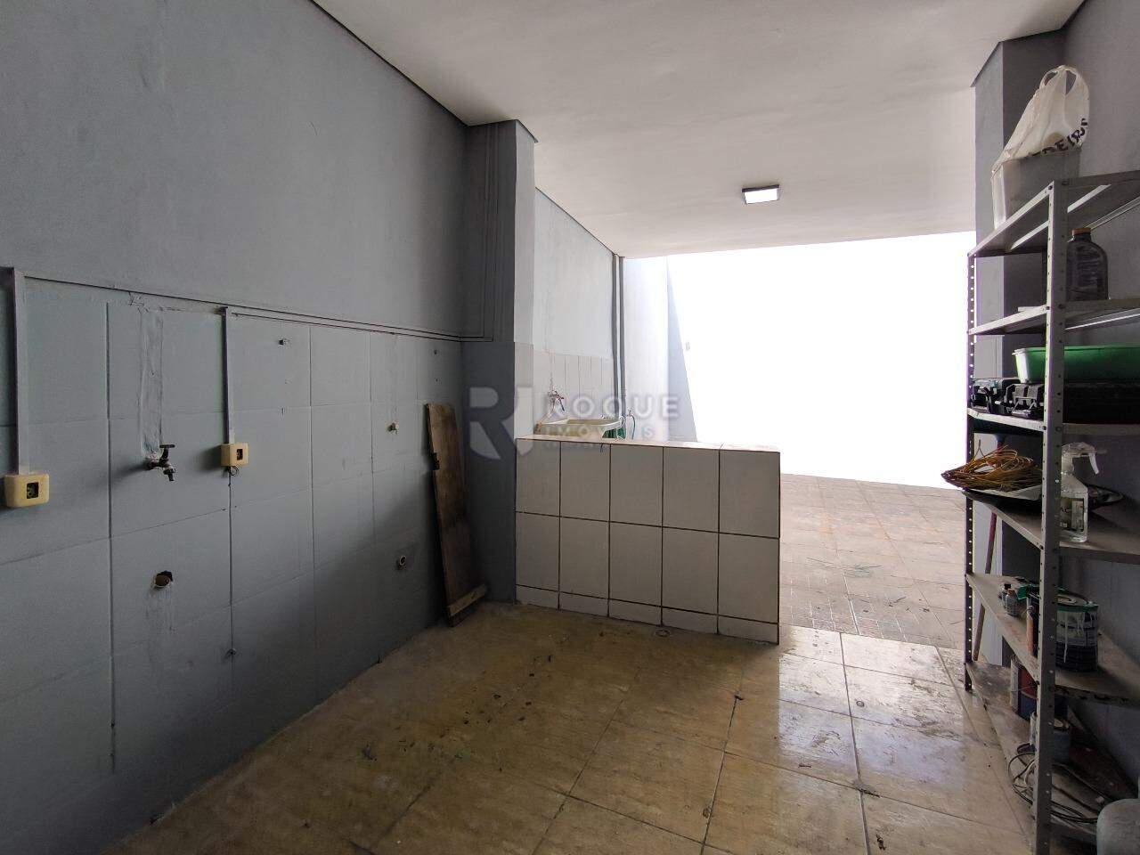 Casa Residencial à venda no bairro Vila Cristovam: ÁREA DE SERVIÇO