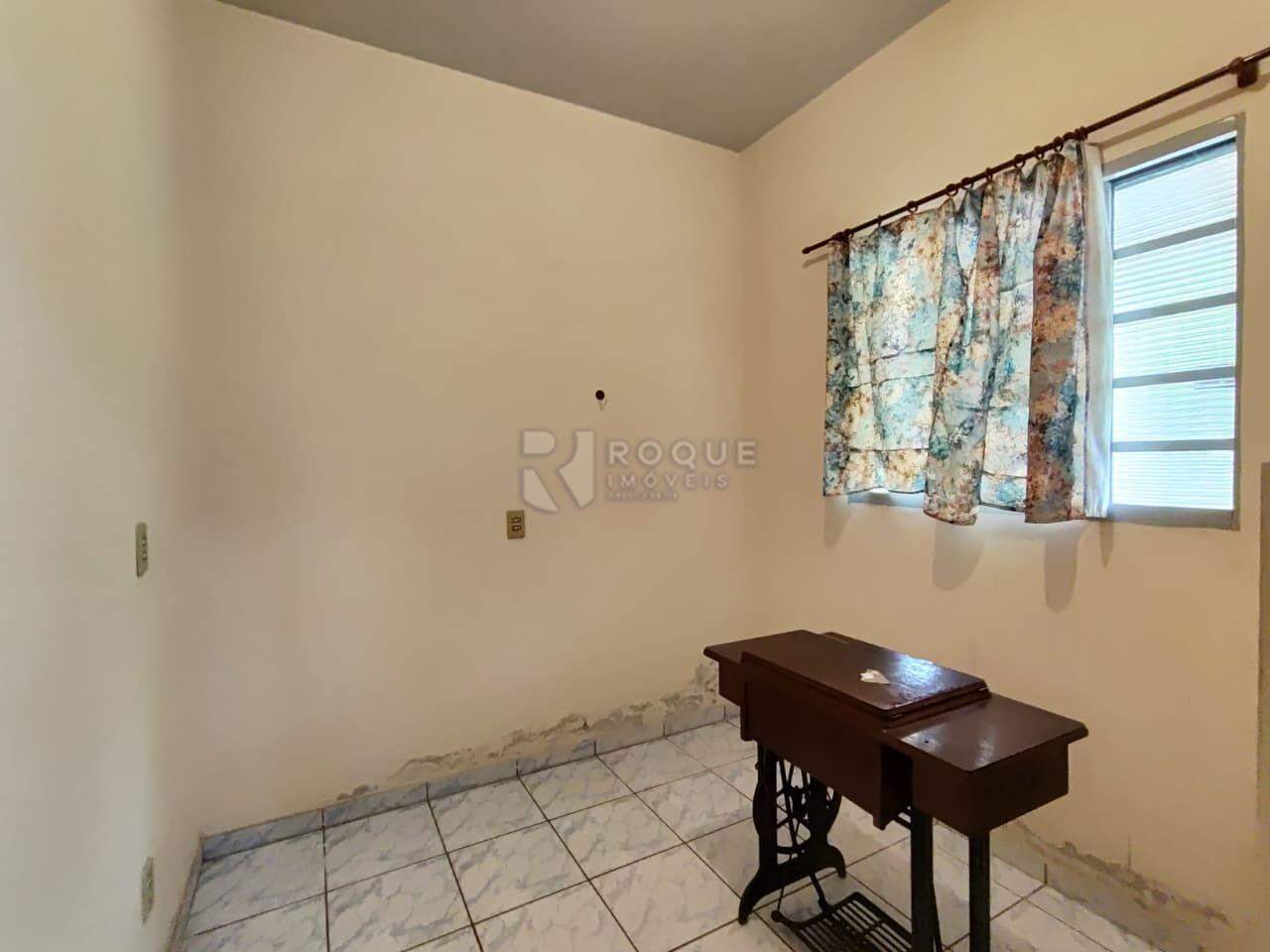 Casa Residencial à venda no bairro Vila Cristovam: Despensa