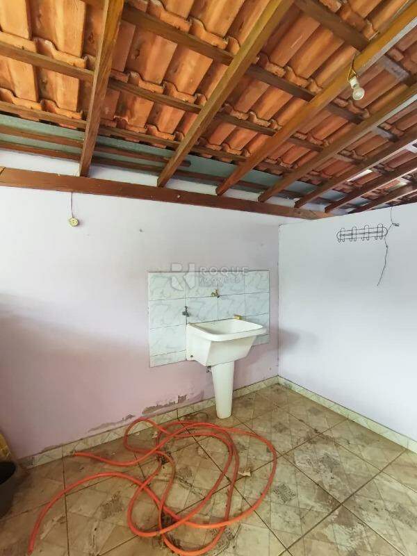 Casa Residencial à venda no bairro Vila Cristovam: Lavanderia