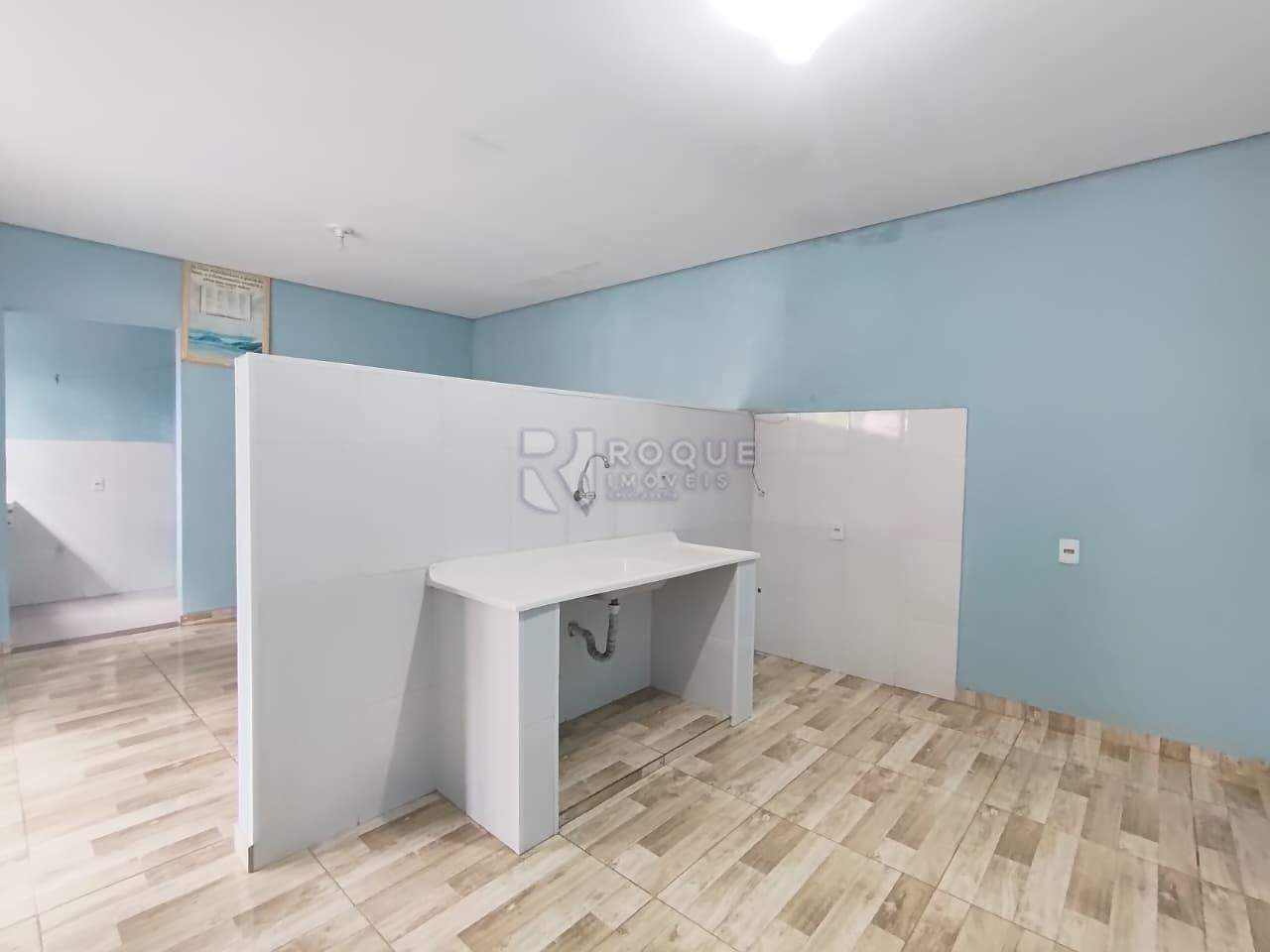 Casa Residencial à venda no bairro Vila Cristovam: Cozinha Edícula 