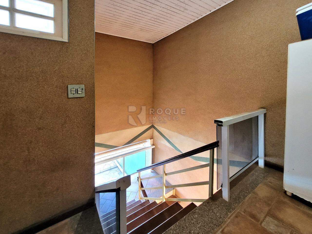 Casa Residencial à venda no bairro Parque Residencial Aeroporto: Acesso segundo andar