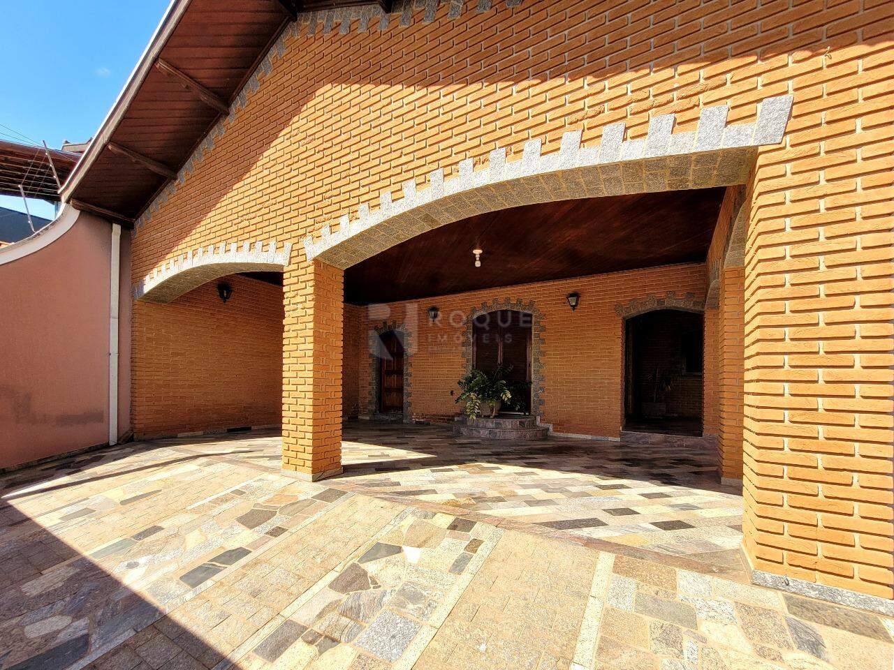 Casa Residencial à venda no bairro Parque Residencial Aeroporto: Garagem