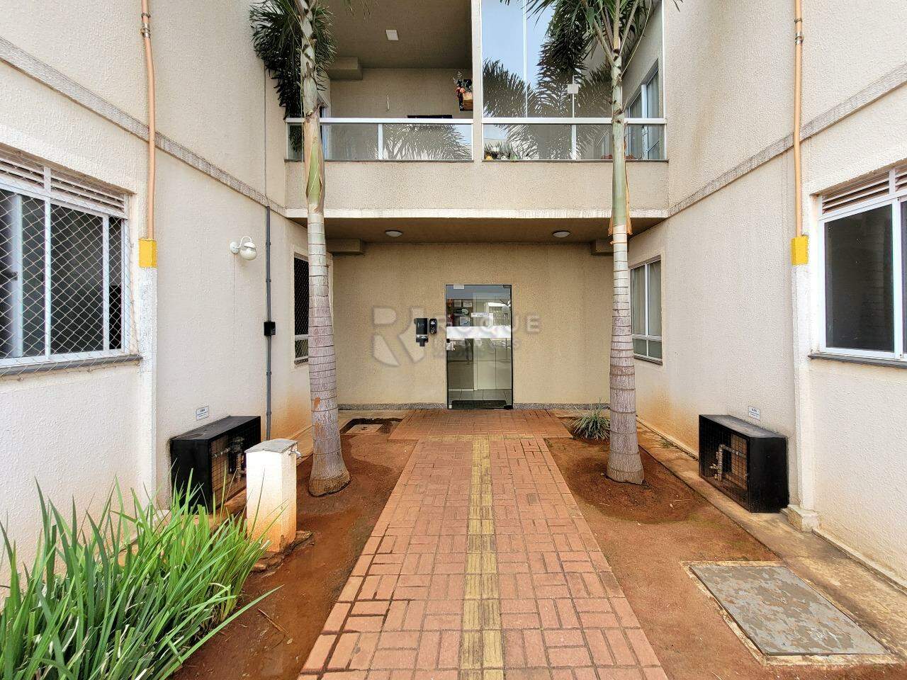 Apartamento à venda no bairro Graminha: Acesso Bloco