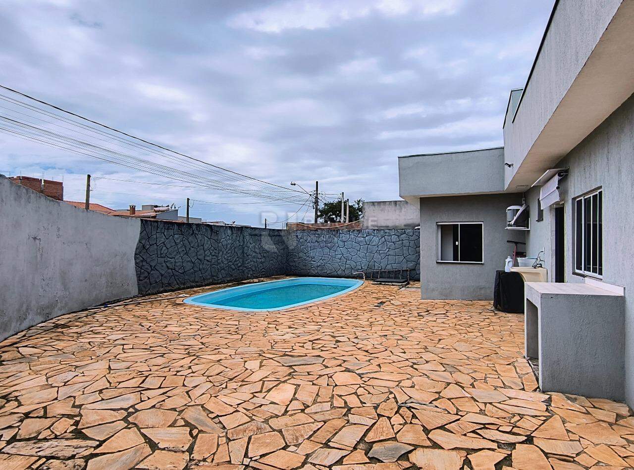 Casa Residencial para aluguel no bairro Residencial Alvorada: Frente/Garagem