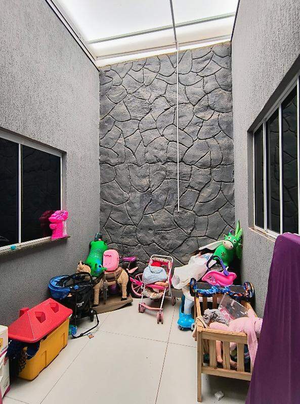 Casa Residencial para aluguel no bairro Residencial Alvorada: Jardim de inverno 