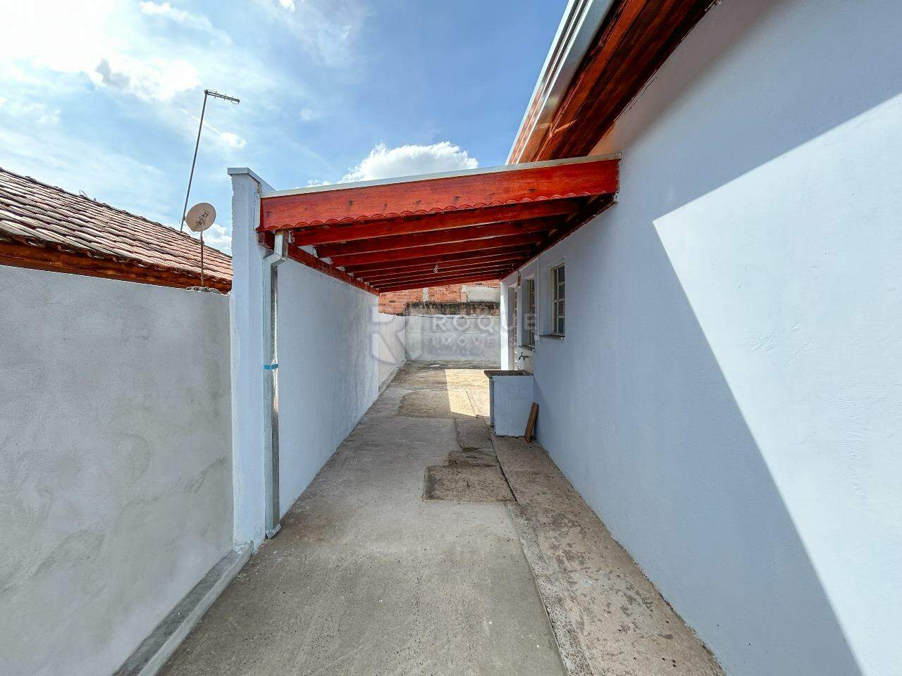 Casa Residencial para aluguel no bairro Jardim Residencial Graminha III: Corredor 