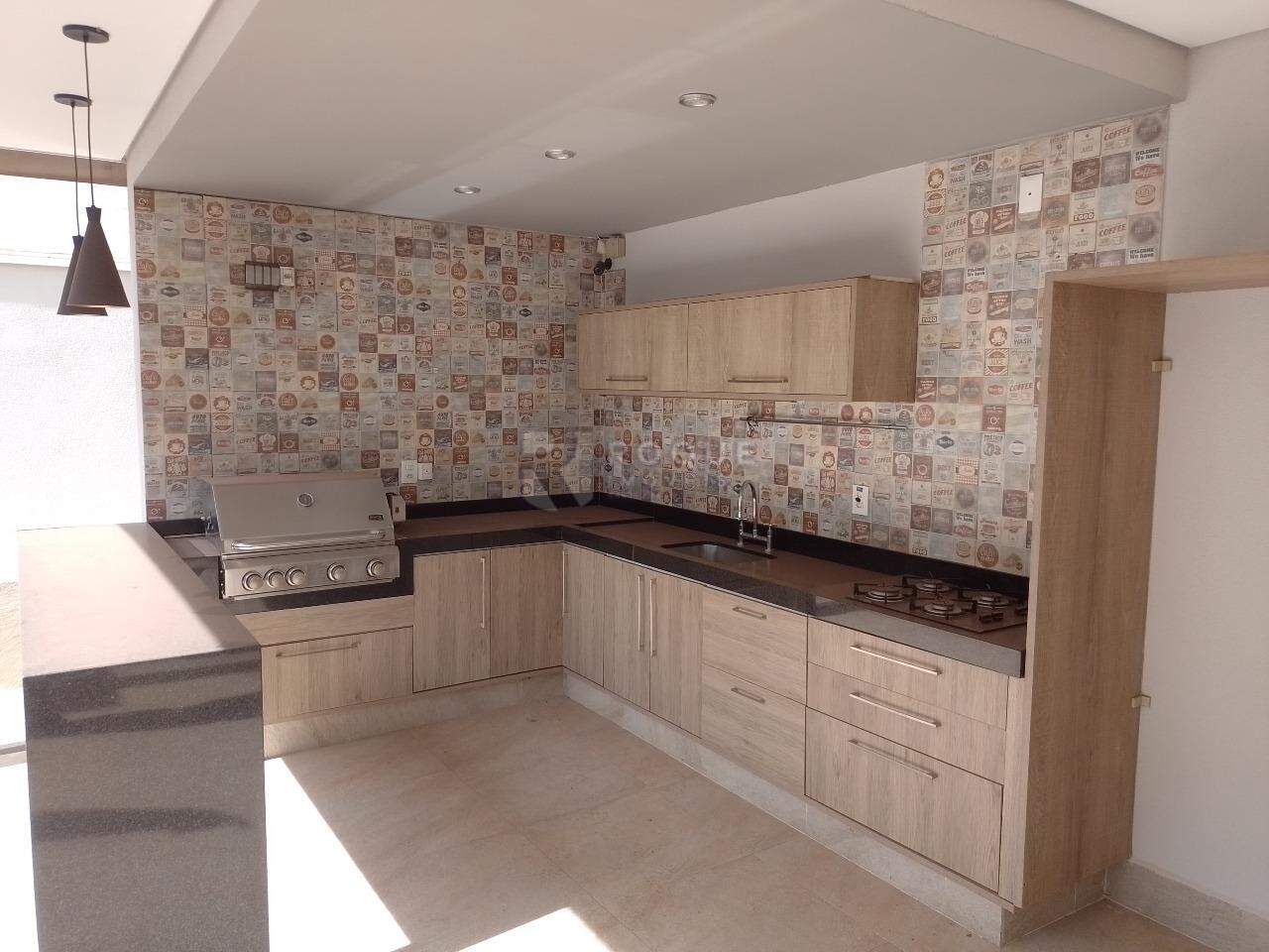 Casa em condomínio à venda no bairro Terras de São Bento I: Cozinha externa