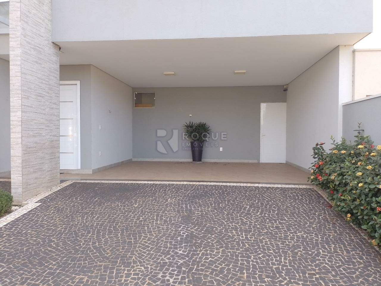 Casa em condomínio à venda no bairro Terras de São Bento I: Garagem