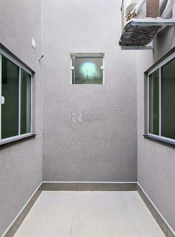 Casa Residencial para aluguel no bairro Parque Nossa Senhora das Dores: Jardim de inverno