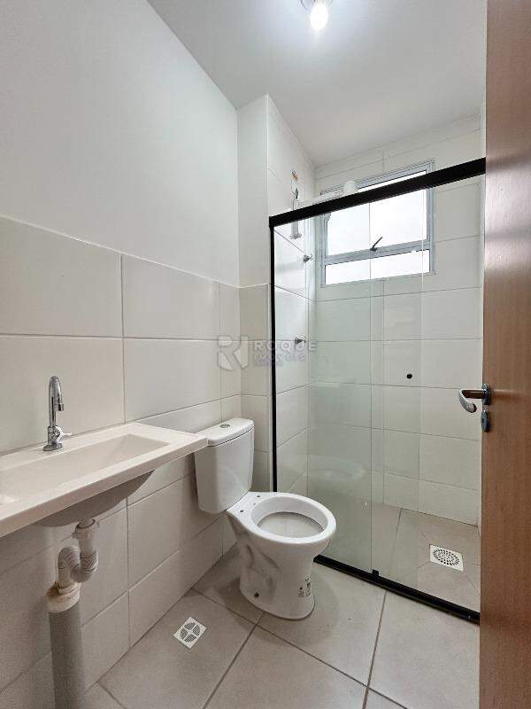 Apartamento para aluguel no bairro Fazenda Duas Barras: WC social 