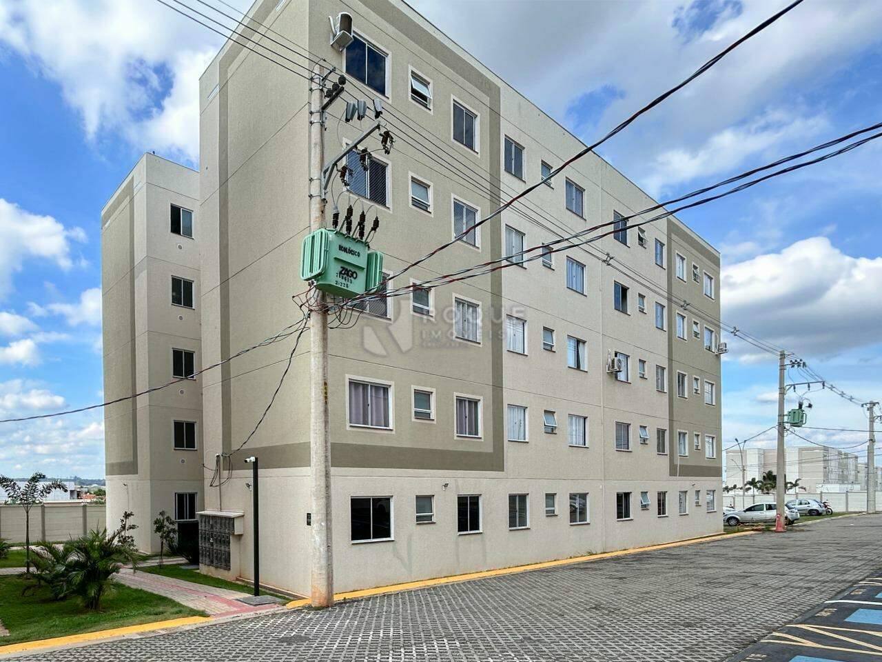Apartamento para aluguel no bairro Fazenda Duas Barras: Condomínio 