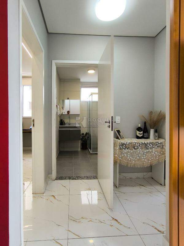 Apartamento à venda no bairro Vale das Esmeraldas: ÁREA DE CIRCULAÇÃO