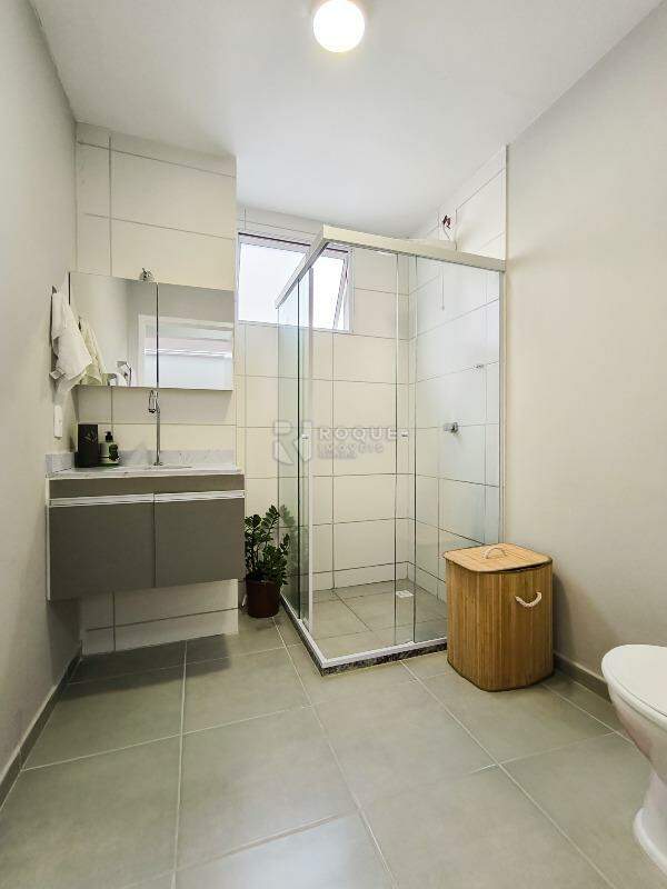 Apartamento à venda no bairro Vale das Esmeraldas: BANHEIRO SOCIAL