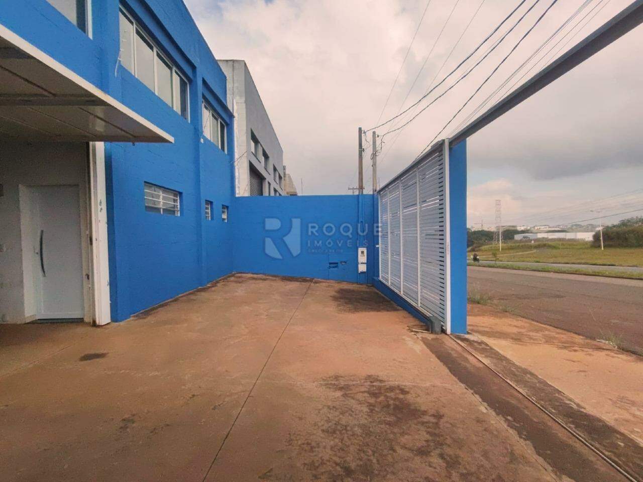 Barracão/Galpão para aluguel no bairro Parque Residencial Roland: Quintal