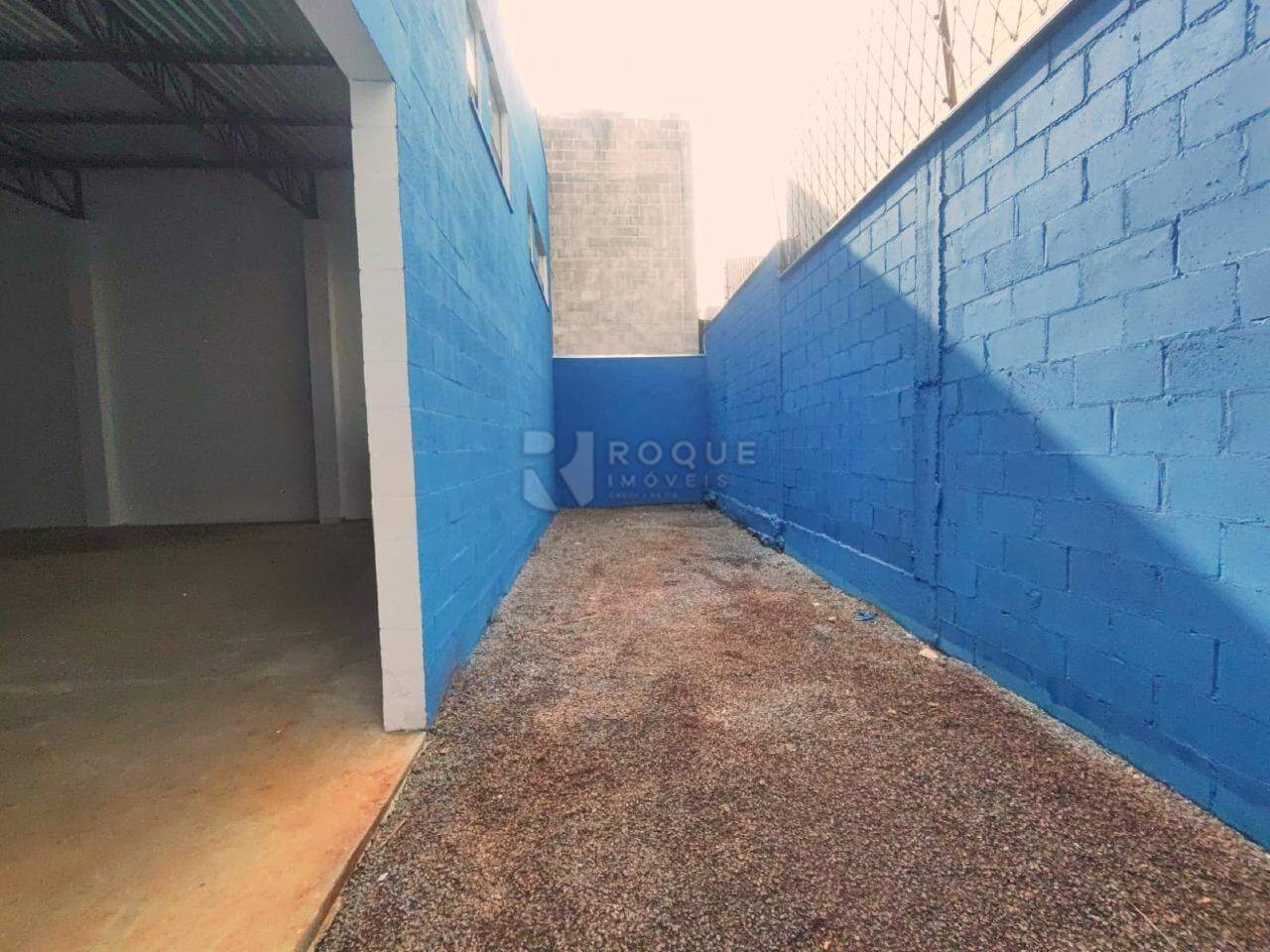 Barracão/Galpão para aluguel no bairro Parque Residencial Roland: Quintal