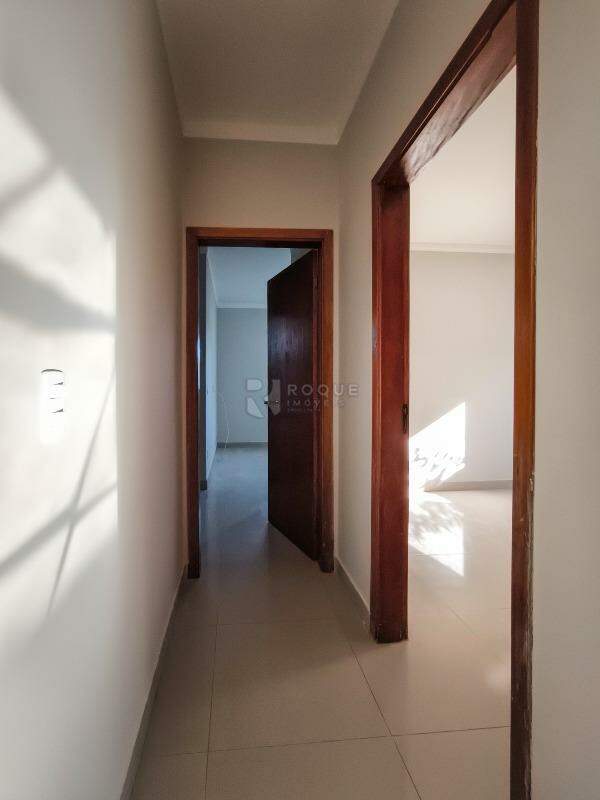 Casa Residencial à venda no bairro Residencial Interlagos: CORREDOR INTERNO