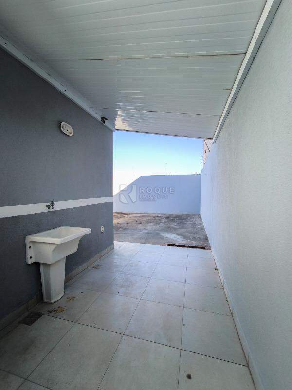 Casa Residencial à venda no bairro Residencial Interlagos: LAVANDERIA