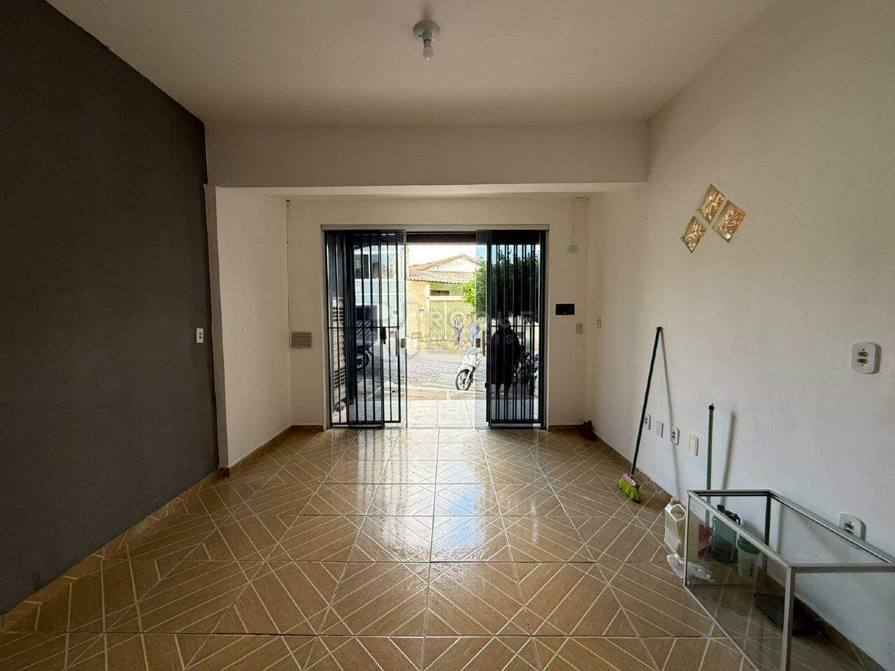 Salão para aluguel no bairro Parque Hippolyto: Salão