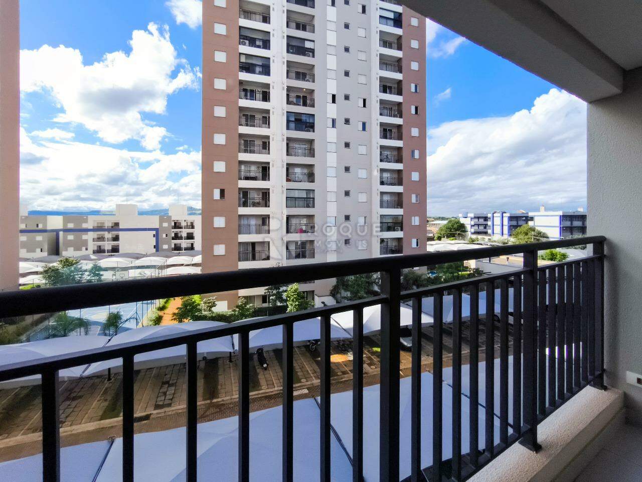 Apartamento para aluguel no bairro Jardim Santa Adélia: VISTA PARCIAL